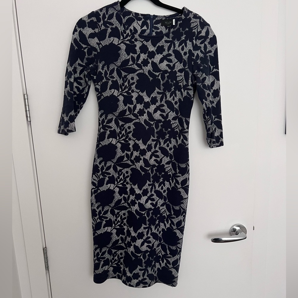 MAAC international XS midi dress with 3/4 sleeves